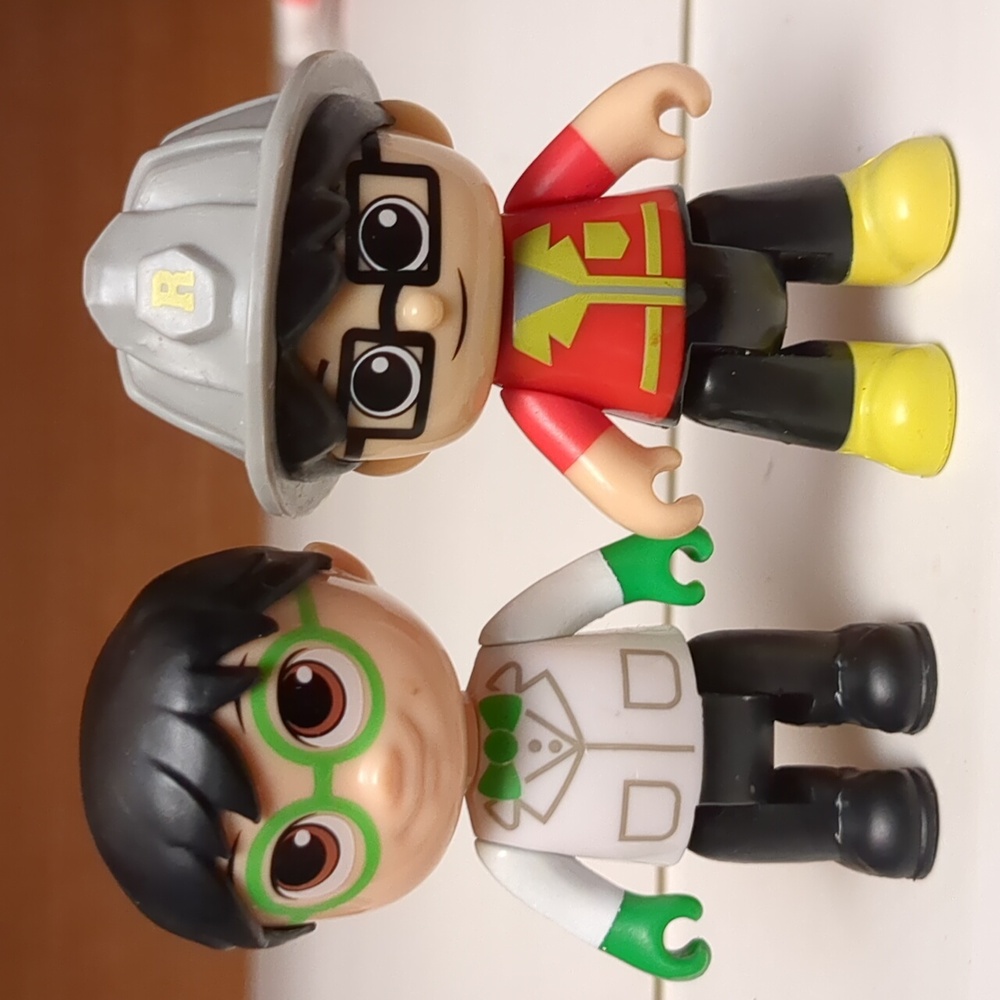 10/$10 Ryans World Firefighter Toy Figures - Picture 6 of 6